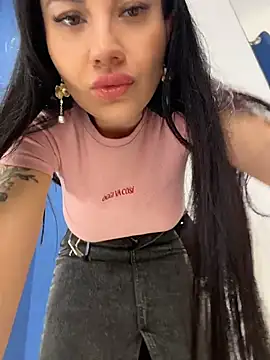 Wet__Bunny – Stripchat webkamerás modell