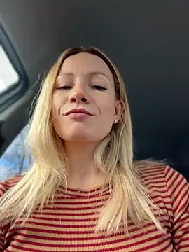 LavenderHot (Stripchat): nuotraukos, profilis