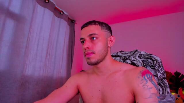 austin-col: عارضة كاميرا ويب على Flirt4Free