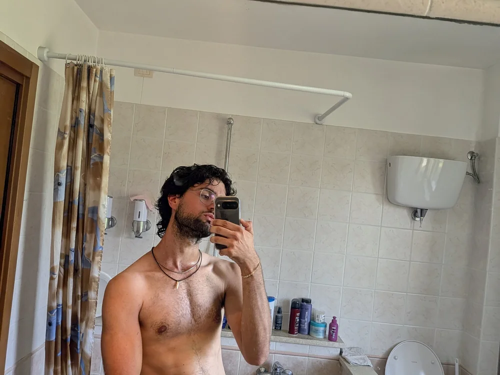 Giogio004 na Stripchat: fotky a profil