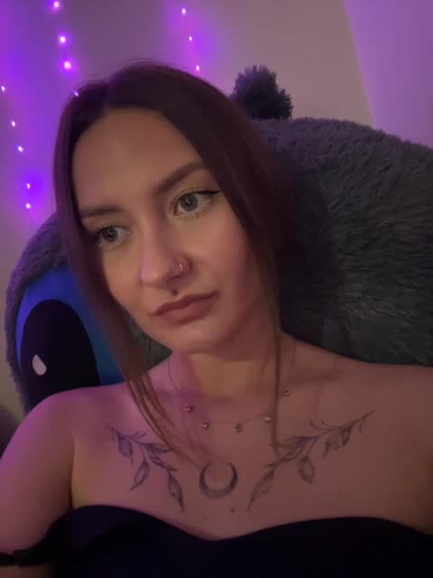 karish na XloveCam: slike in profil