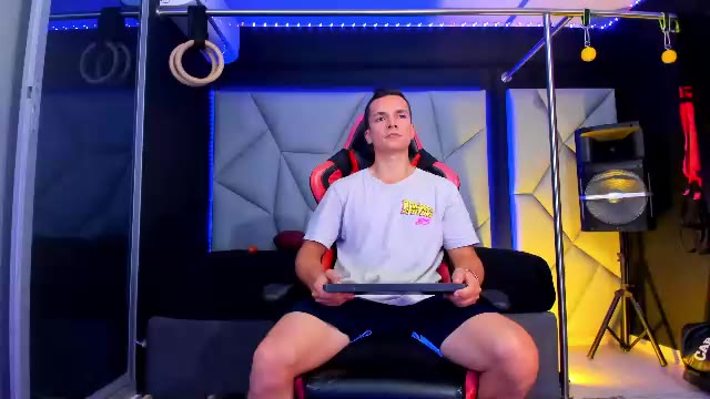aydenmillerdom — Chaturbate: ფოტოები და პროფილი