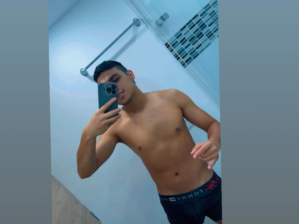 Deibis22 — Stripchat वेबकैम मॉडल: फ़ोटो
