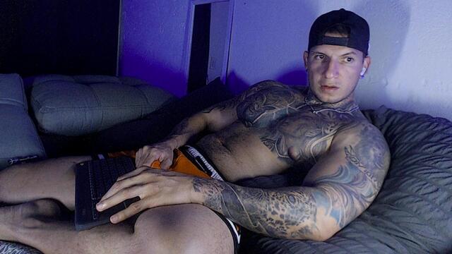 Preview photo of webcam model shane-clay on Flirt4Free