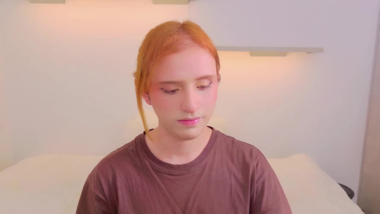 seraphinnex (XloveCam): ảnh người mẫu webcam