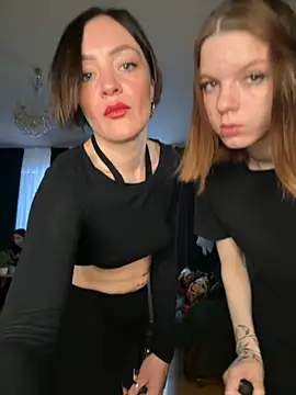 CherryBombs- ב-Stripchat: תמונות ופרופיל