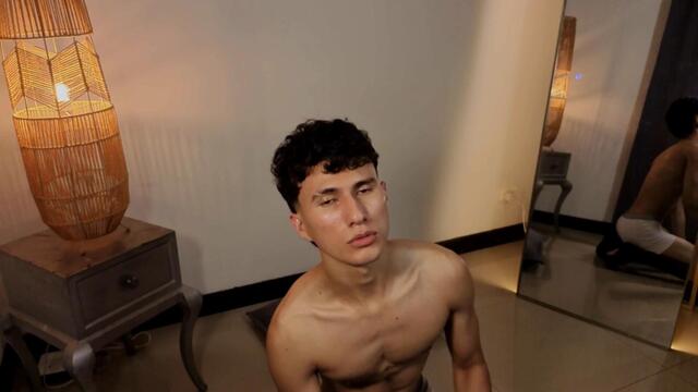 mugly-yoshida — Flirt4Free वेबकैम मॉडल: फ़ोटो