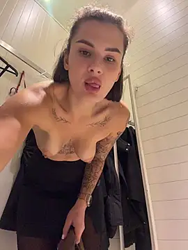 MiraReach на Stripchat: фото вебкам-моделі