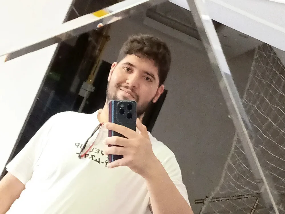 31cektirenbatuu, modèle webcam Stripchat : photos