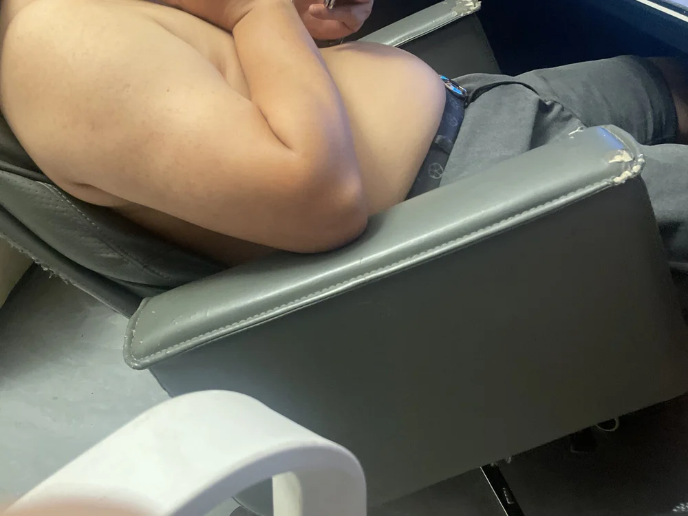 zhang1118 (Stripchat): nuotraukos, profilis