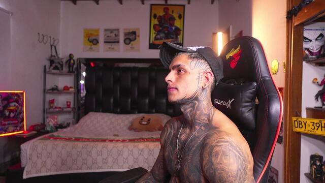 logan-hugh, model webcam de Flirt4Free: fotos