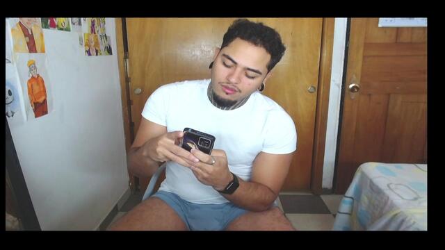 Preview photo of webcam model mike-willss on Flirt4Free