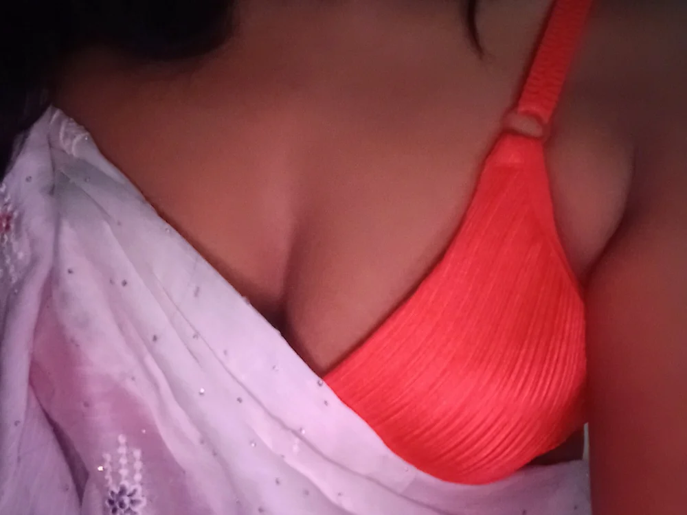 Preview photo of webcam model White_Angelxxx on Stripchat