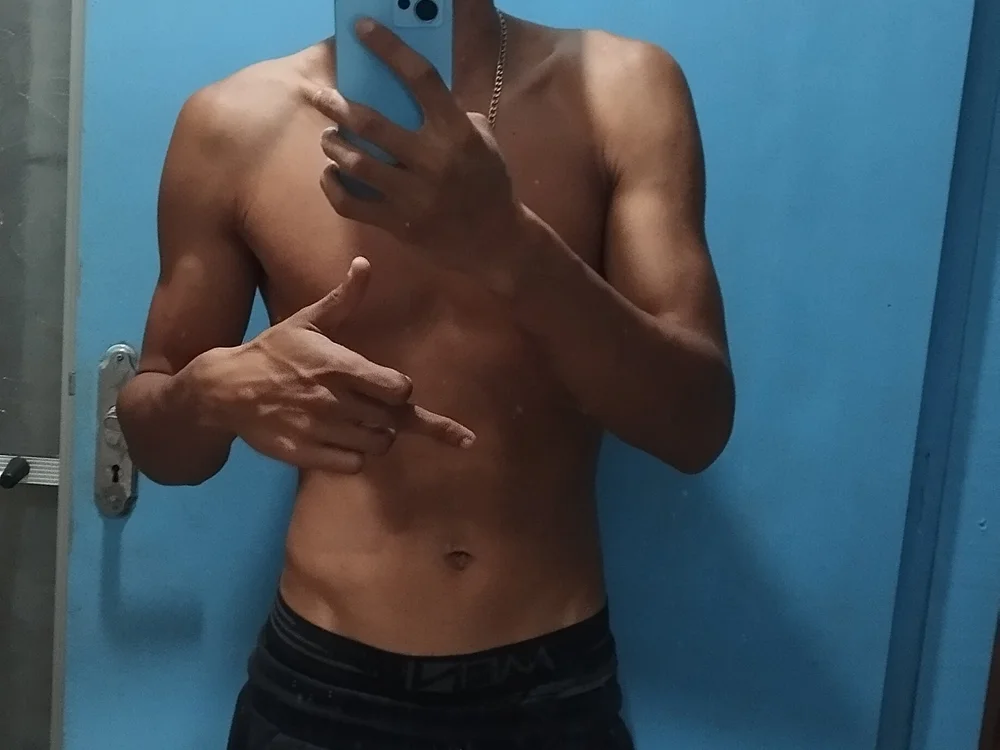 Kleeber na Stripchat: fotky a profil