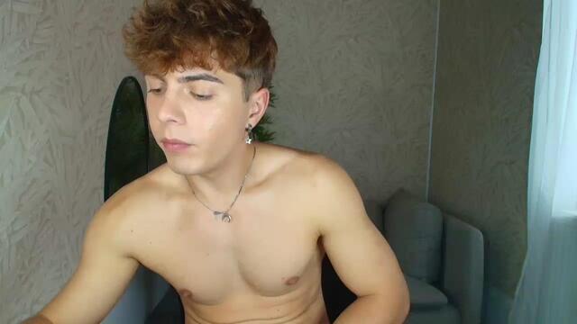 donny-depp: عارضة كاميرا ويب على Flirt4Free
