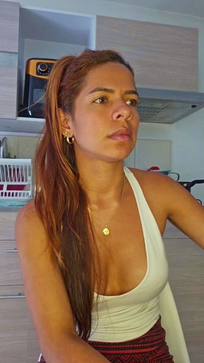 Preview photo of webcam model irina_kiss69 on Cam4
