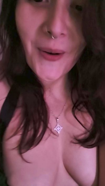almapagana: عارضة كاميرا ويب على Cam4