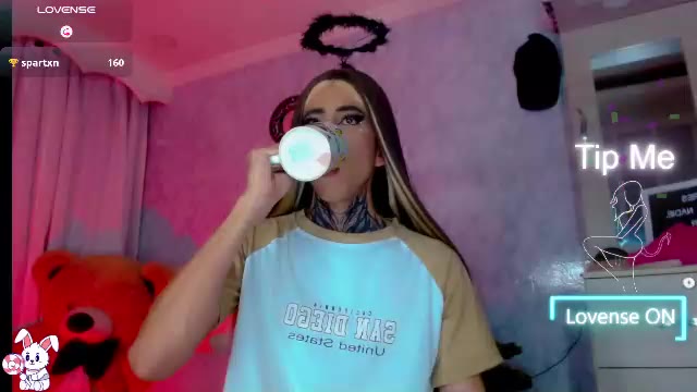oliviahot01 — Chaturbate वेबकैम मॉडल: फ़ोटो