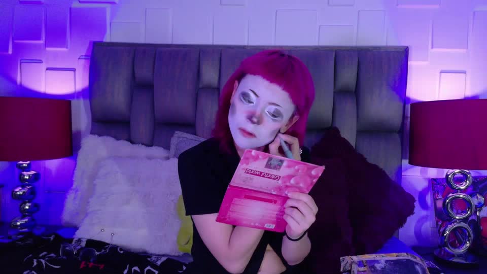 violettclay — XloveCam वेबकैम मॉडल: फ़ोटो