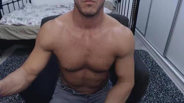 adonis-hunk na Flirt4Free: fotky a profil