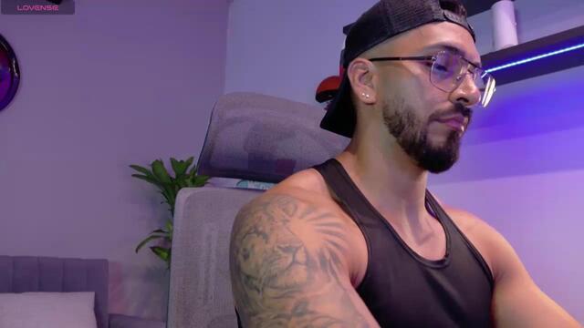 thony-muscle — Flirt4Freeのライブ配信モデル：写真・プロフィール