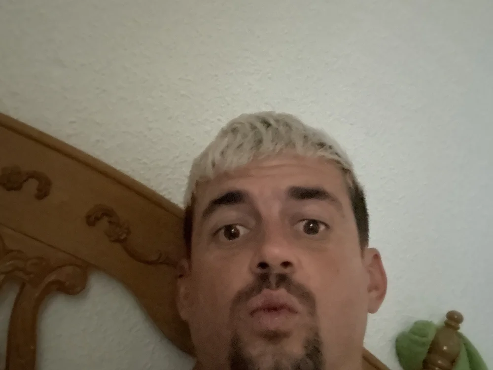 Preview photo of webcam model Riigii on Stripchat