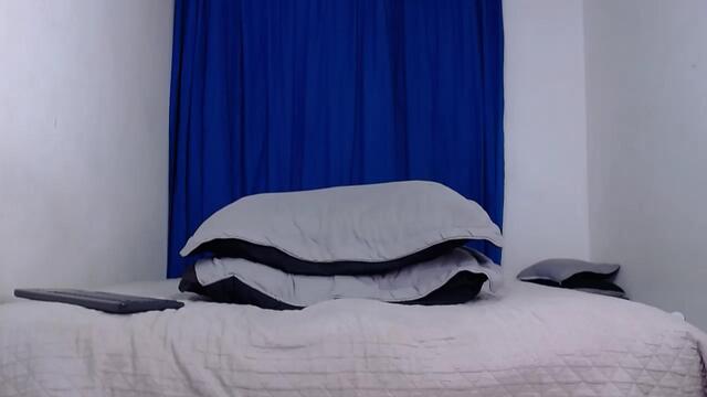 Preview photo of webcam model chris-evanss on Flirt4Free
