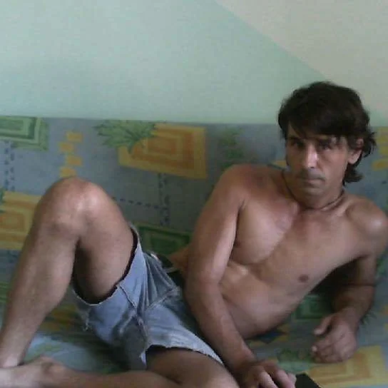 Фото вебкам-модели yvesstorm1 на Stripchat