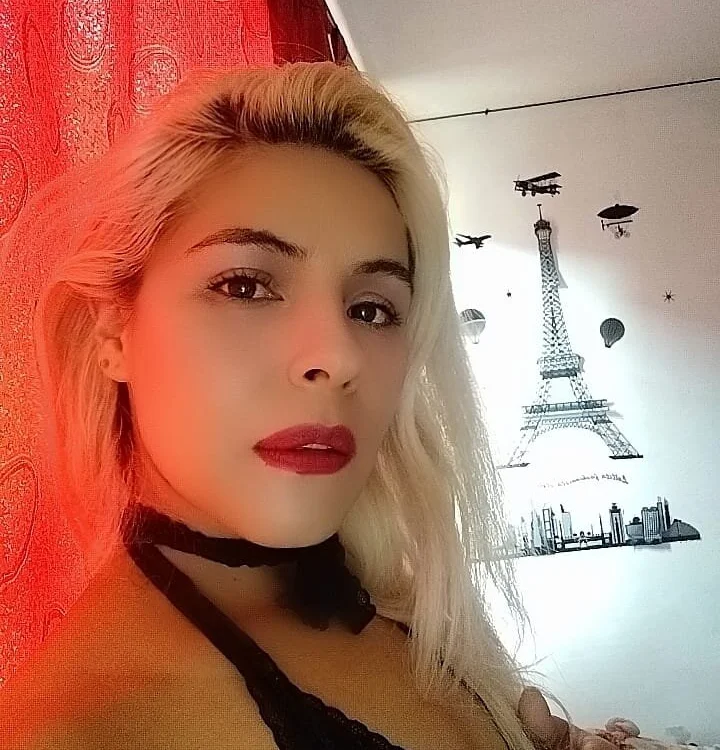 mystica_25 di Stripchat: foto model webcam
