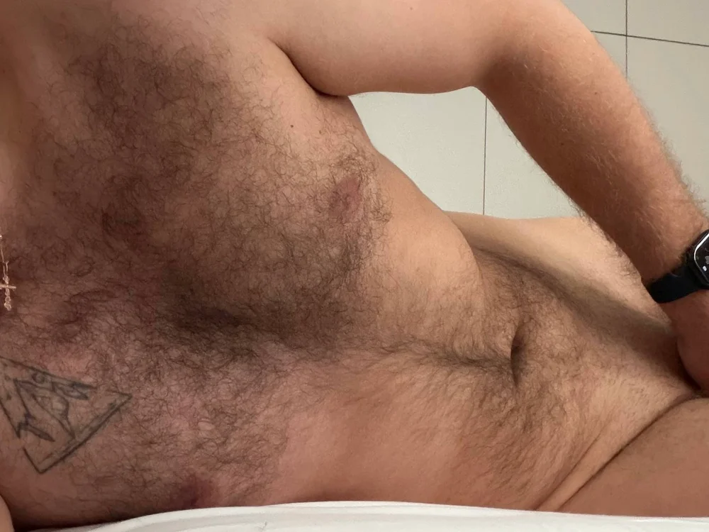 Hairy-bear, cam model su Stripchat: foto