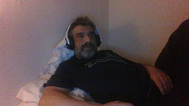 Preview photo of webcam model benenzo on Cam4