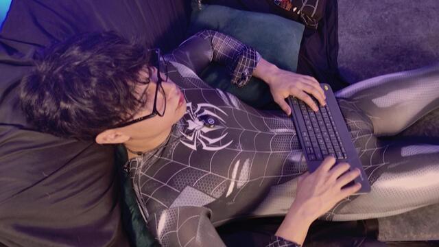 Preview photo of webcam model dante-kenny on Flirt4Free