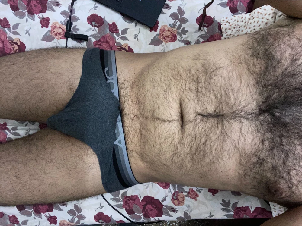 memanas13 – Webcam-Modell auf Stripchat