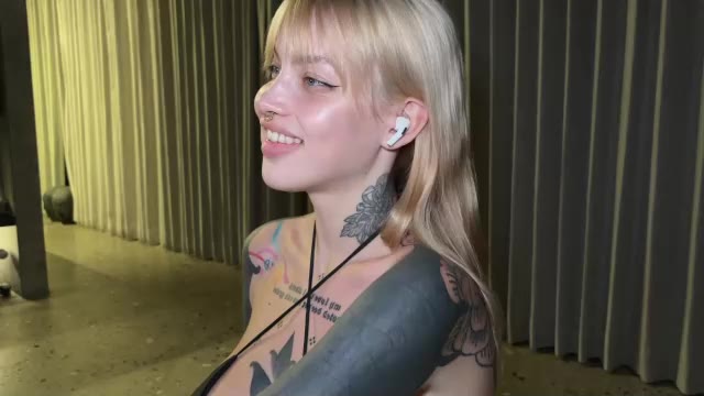 mileeena na Chaturbate: zdjęcia i profil