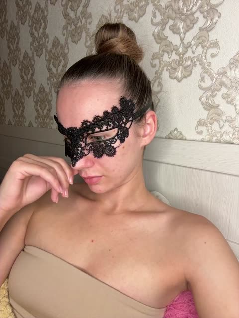 u-moni – BongaCams webkamerás modell
