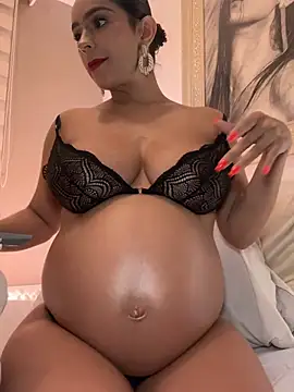 Mau_White – Stripchat webkamerás modell