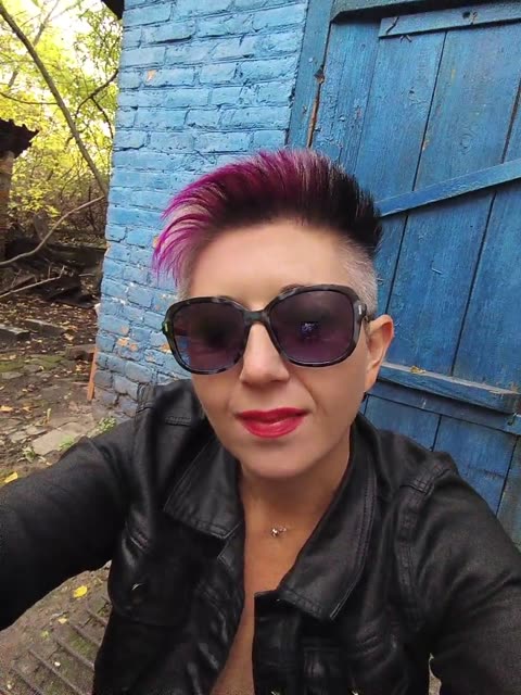 Preview photo of webcam model businka-25 on BongaCams