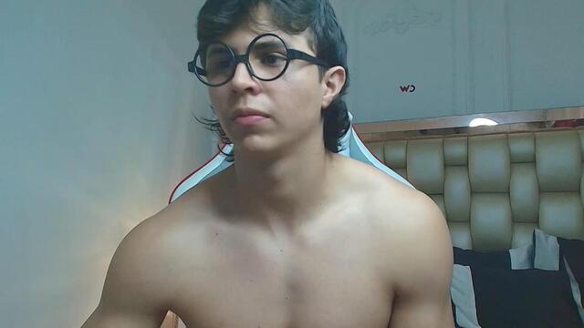 nick-finne — Flirt4Free ওয়েবক্যাম মডেল: ছবি