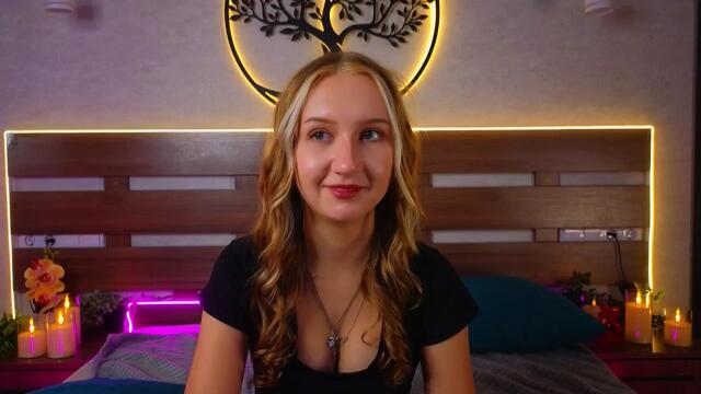 tiana-page, model webcam de Flirt4Free: fotos