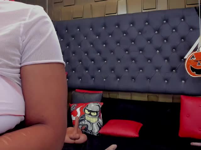 alicejelanni (XloveCam): fotod ja profiil