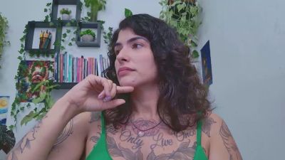 talimajesty — Cam4 直播模特：照片与资料