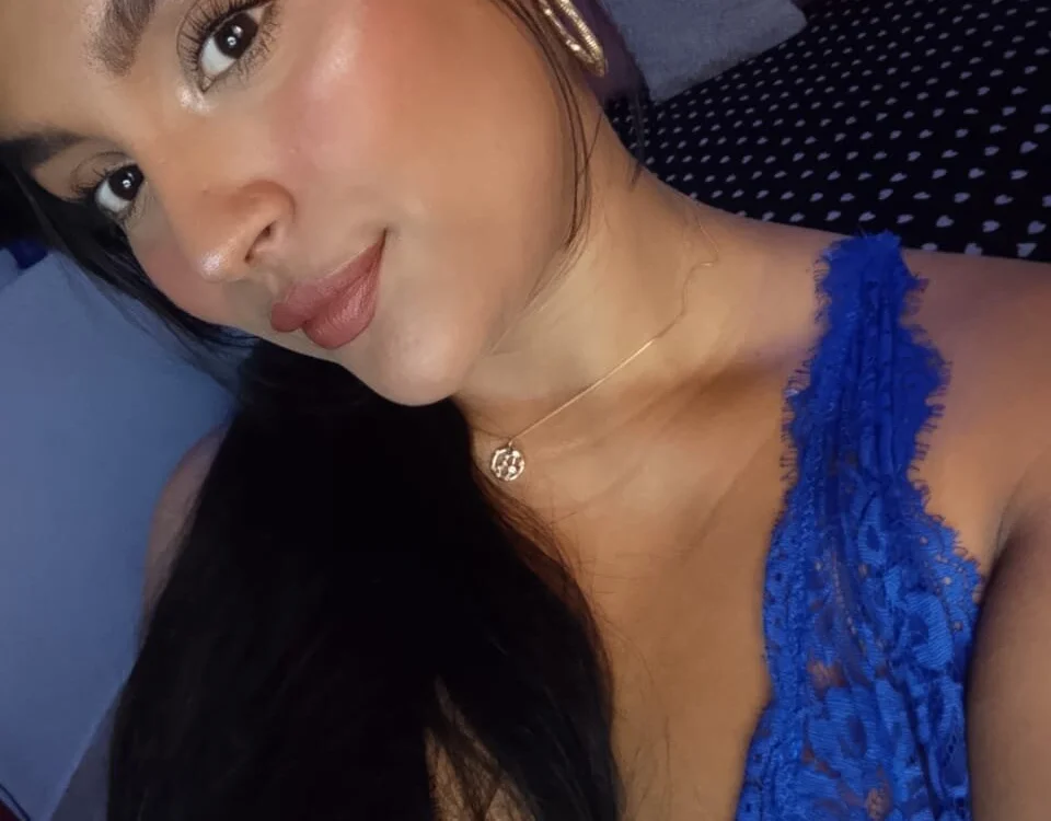latin_indian — Stripchat वेबकैम मॉडल: फ़ोटो