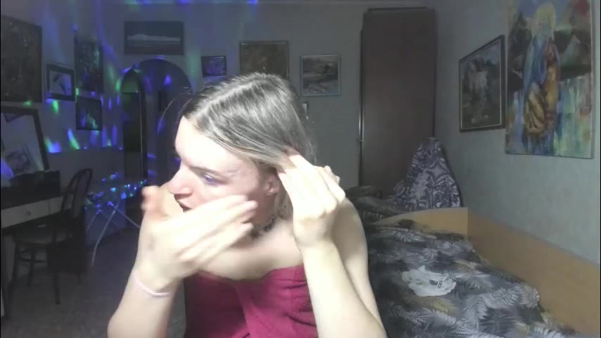 kiratrenci, webcammodel på LiveJasmin: fotos