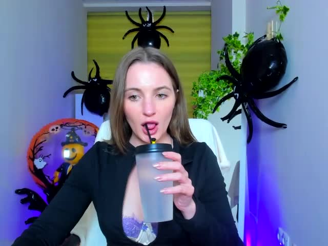 aliceprings — XloveCam वेबकैम मॉडल: फ़ोटो