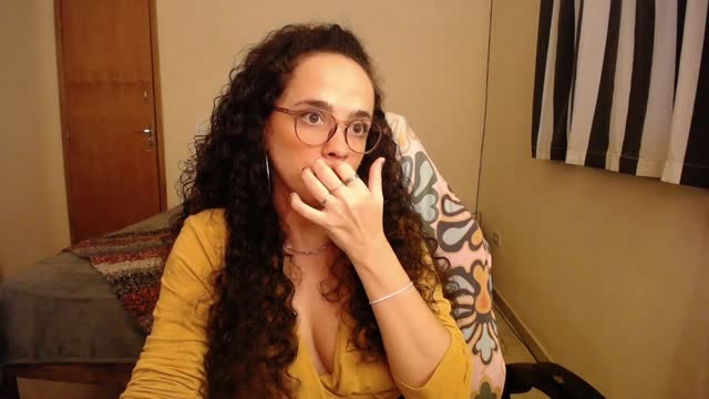 amyflores — XloveCam 直播模特:照片与资料