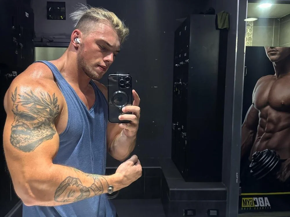 YourHotGreg di Stripchat: foto model webcam