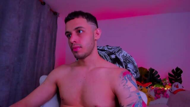 Preview photo of webcam model austin-col on Flirt4Free