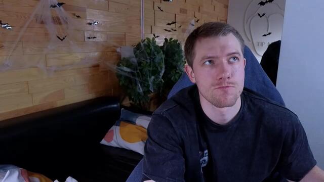 Preview photo of webcam model ethan-pinkman on Flirt4Free