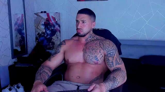 cristian-walker: عارضة كاميرا ويب على Flirt4Free