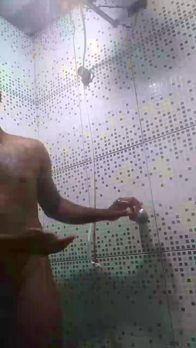 Preview photo of webcam model threem232 on Cam4